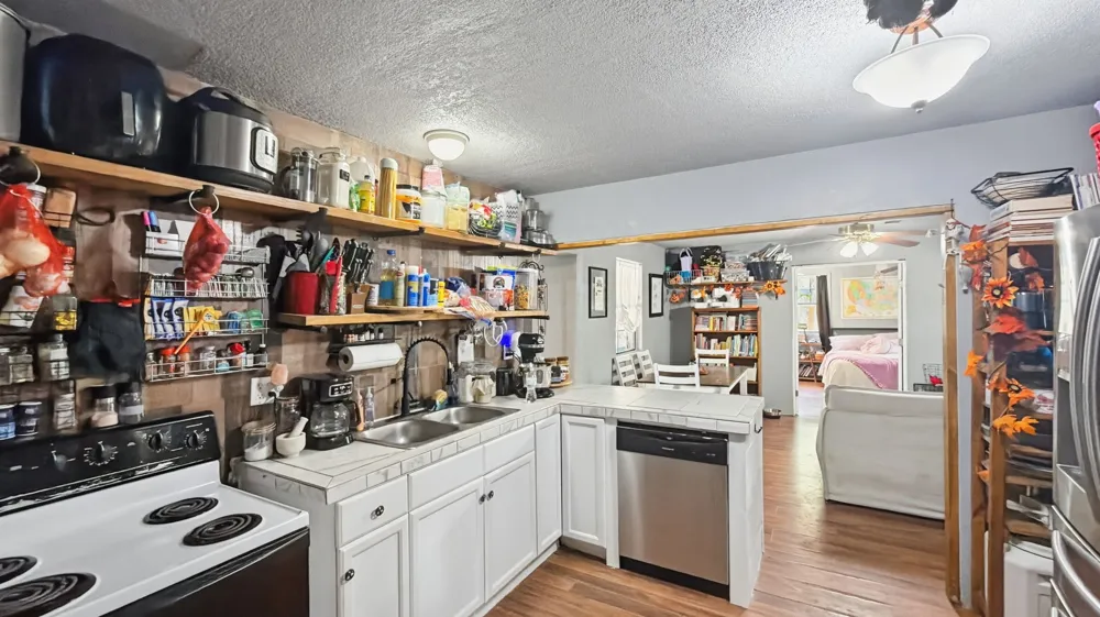 5716 San Jacinto Drive Granbury, TX 76048