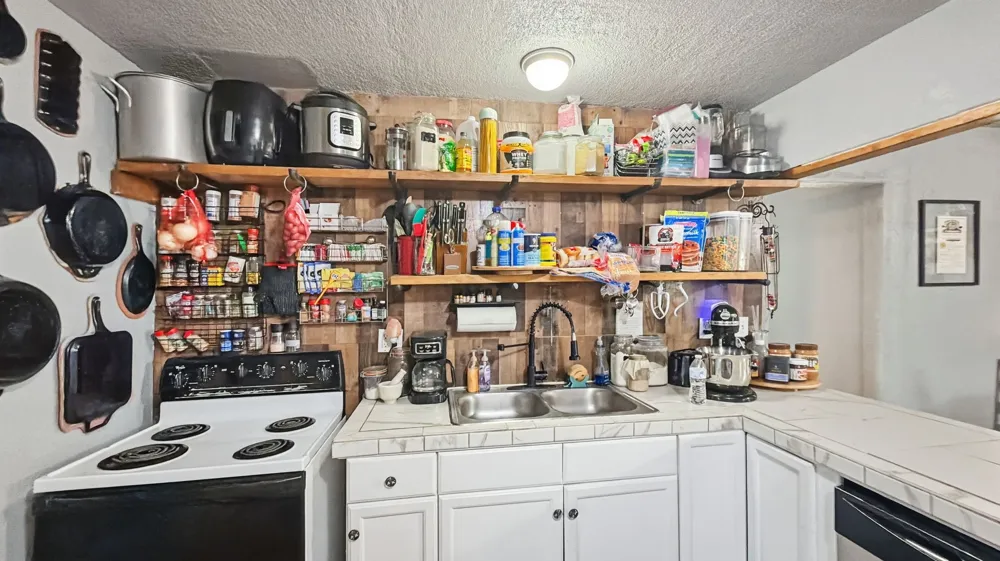 5716 San Jacinto Drive Granbury, TX 76048