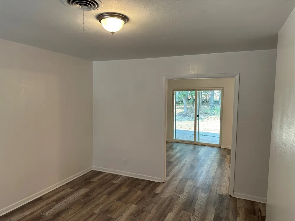 33 Somerset Terrace Bedford, TX 76022