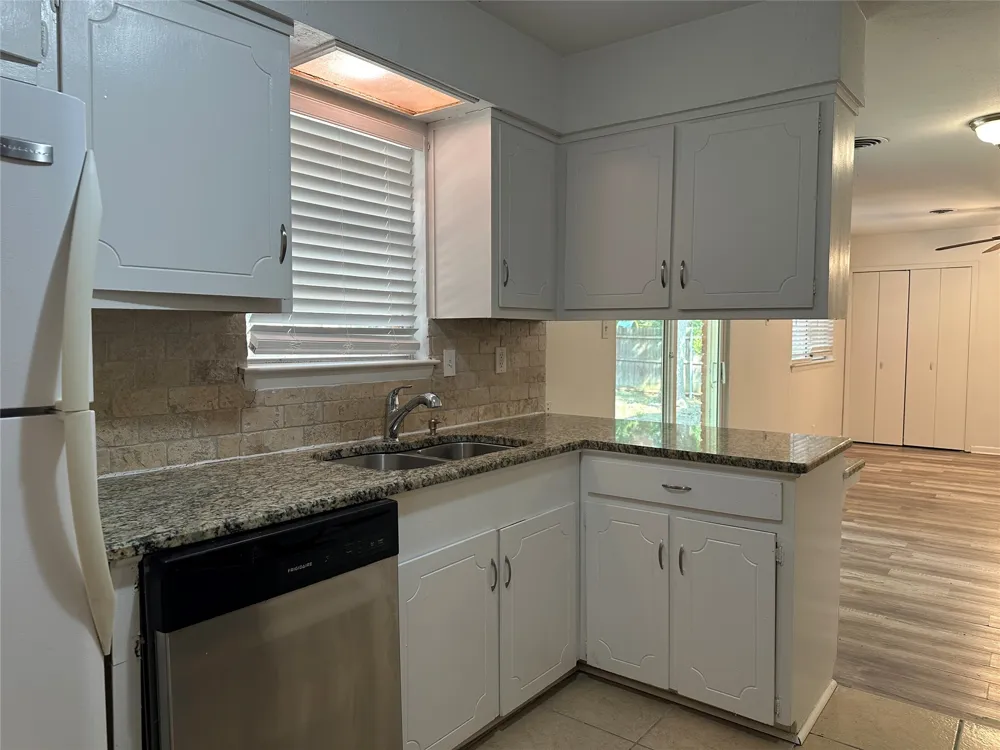 33 Somerset Terrace Bedford, TX 76022