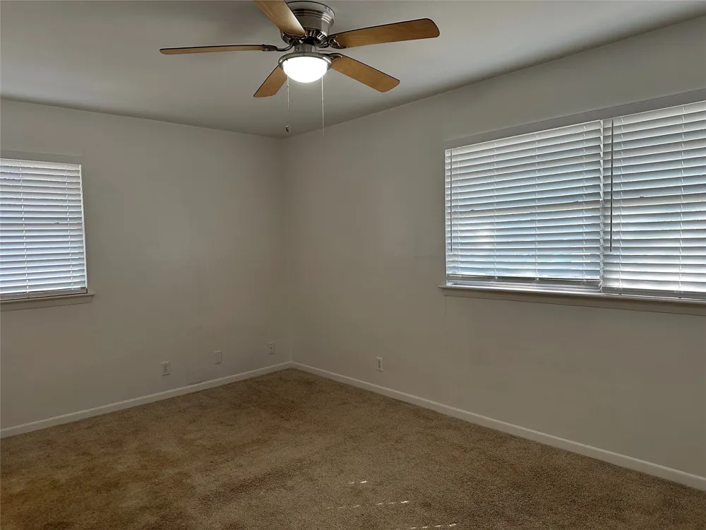 33 Somerset Terrace Bedford, TX 76022