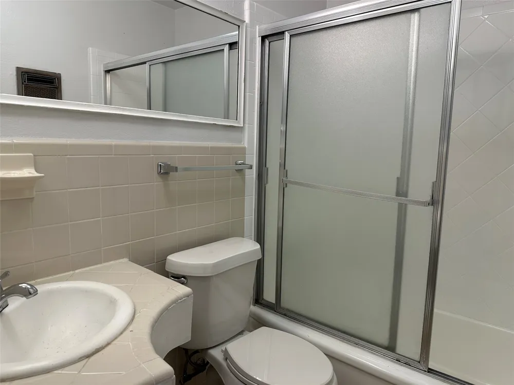 33 Somerset Terrace Bedford, TX 76022