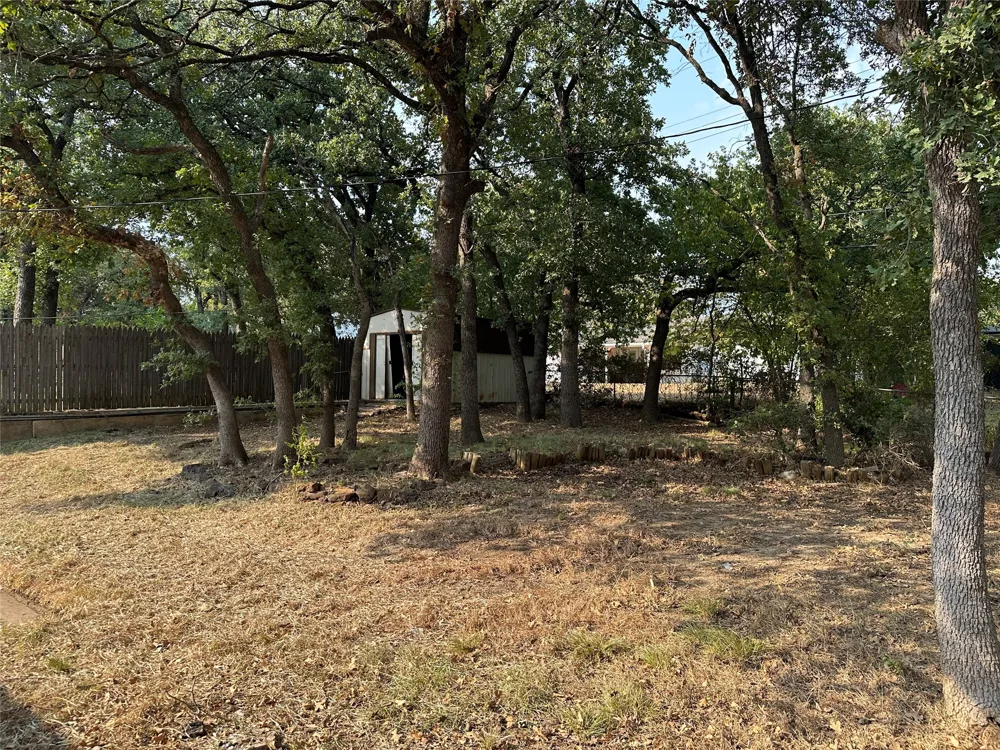 33 Somerset Terrace Bedford, TX 76022