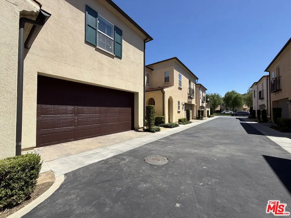 21981 Propello Drive Santa Clarita, CA 91350
