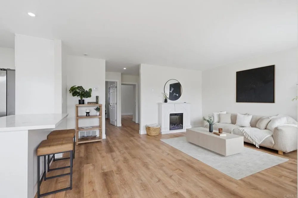 13754 Mango Drive #315 Del Mar, CA 92014