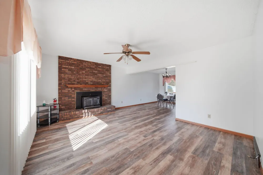 119 Claremont Circle Columbia Township, MI 49230