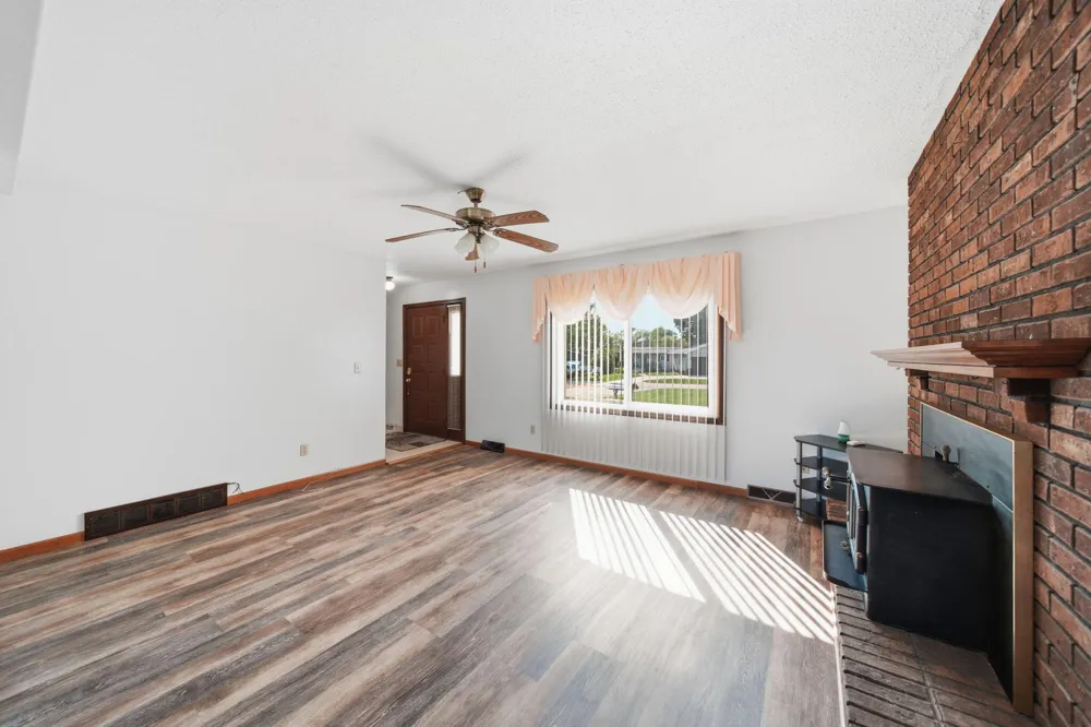 119 Claremont Circle Columbia Township, MI 49230