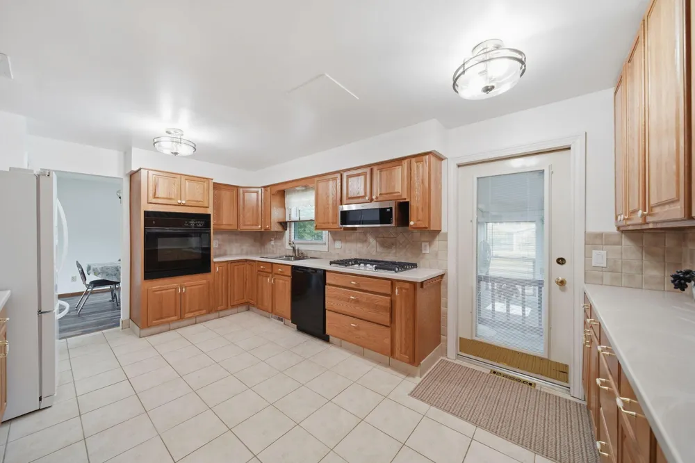119 Claremont Circle Columbia Township, MI 49230