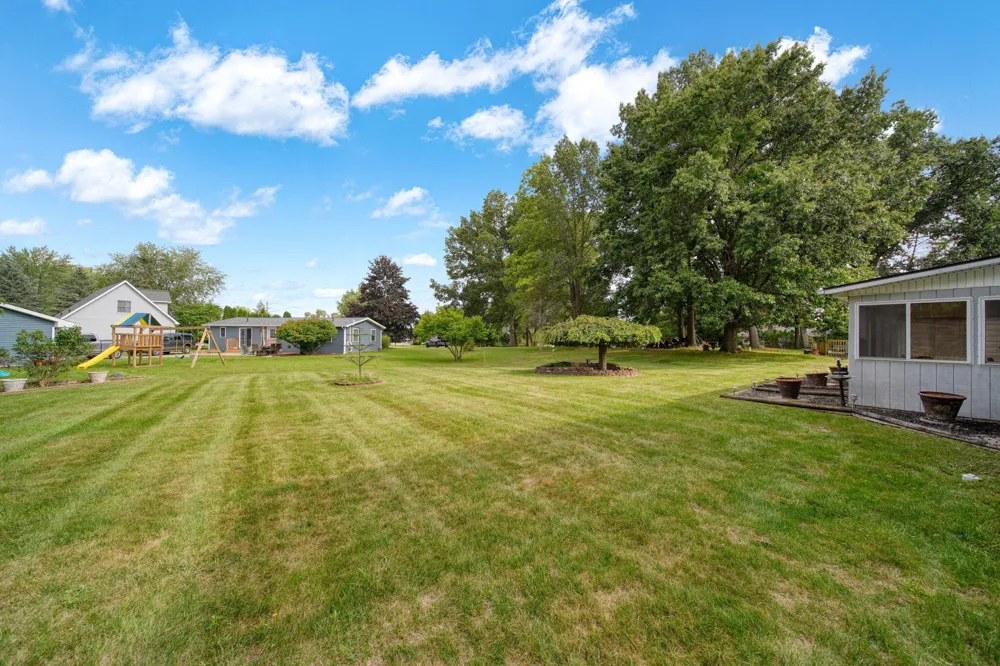 119 Claremont Circle Columbia Township, MI 49230