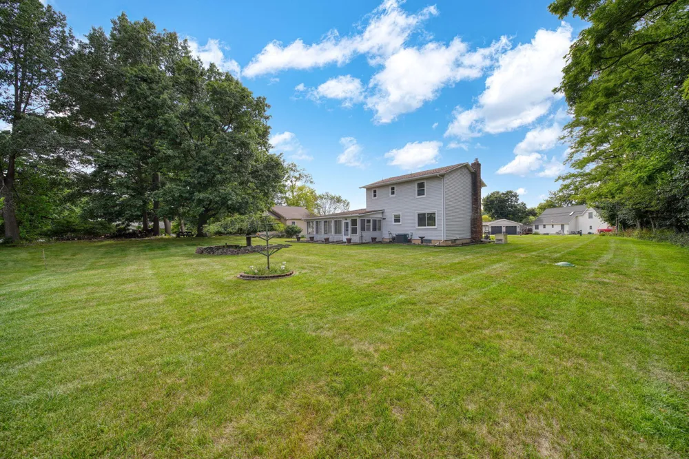 119 Claremont Circle Columbia Township, MI 49230