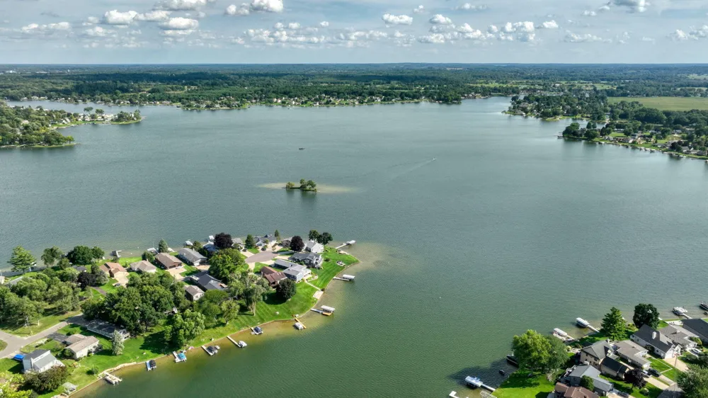 119 Claremont Circle Columbia Township, MI 49230