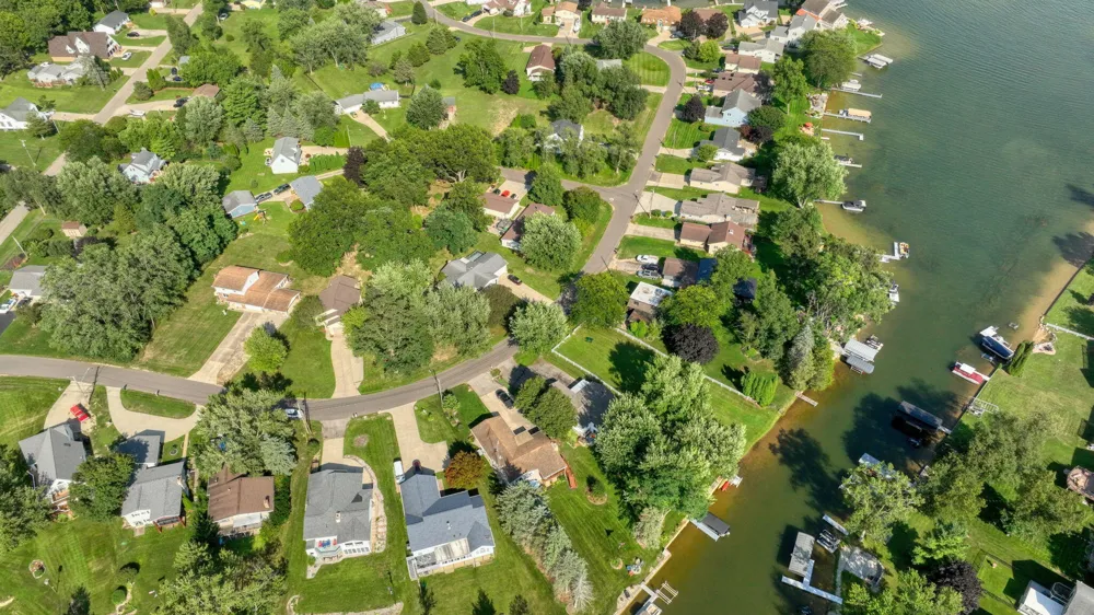 119 Claremont Circle Columbia Township, MI 49230