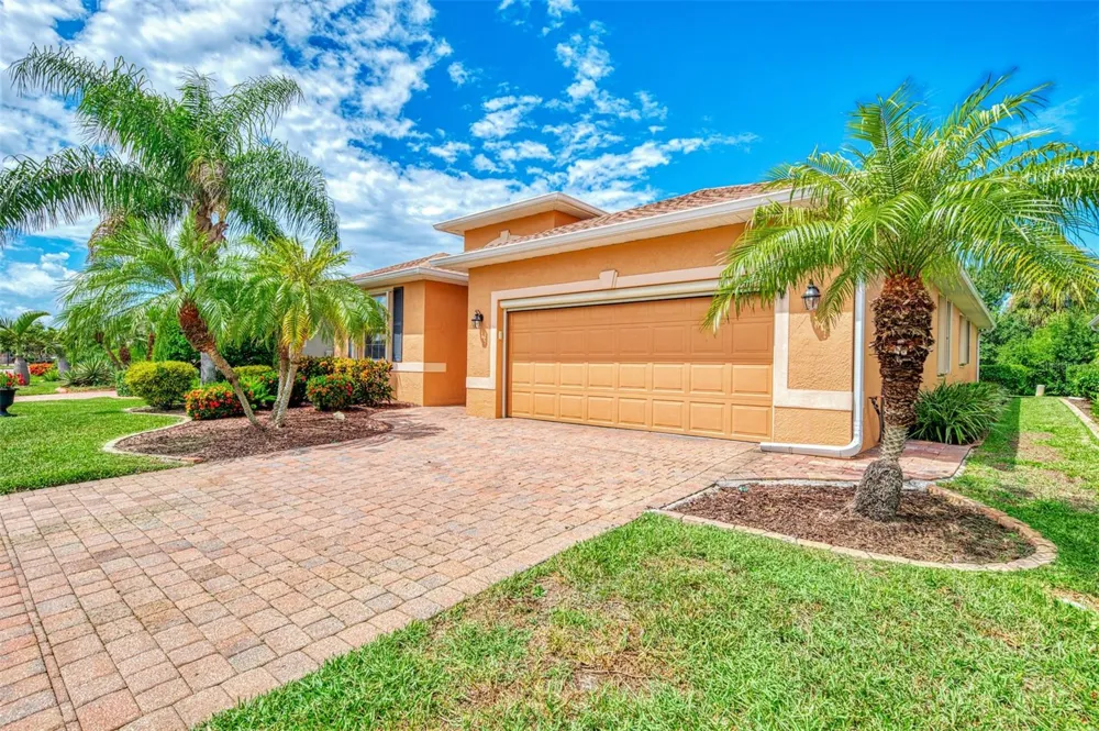 5221 CANYONLAND WAY Venice, FL 34293