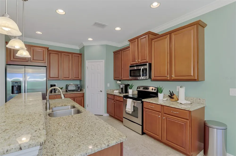 5221 CANYONLAND WAY Venice, FL 34293