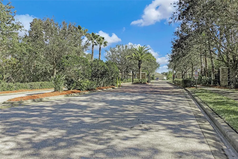 5221 CANYONLAND WAY Venice, FL 34293