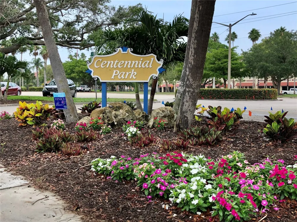 5221 CANYONLAND WAY Venice, FL 34293