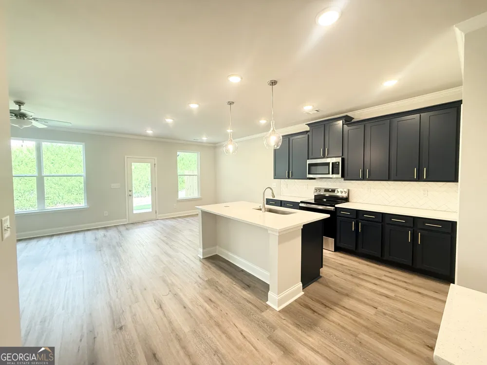 5665 Overview DR Flowery Branch, GA 30542