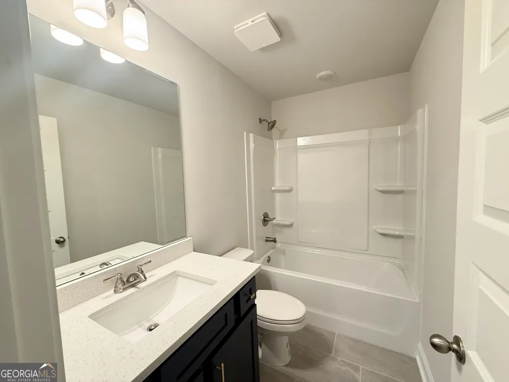 5665 Overview DR Flowery Branch, GA 30542