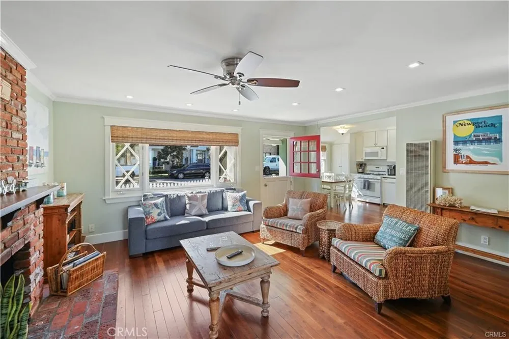 2156 E Ocean Newport Beach, CA 92661