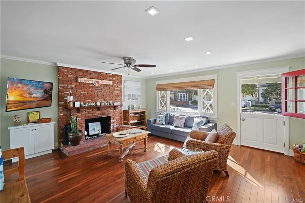 2156 E Ocean Newport Beach, CA 92661