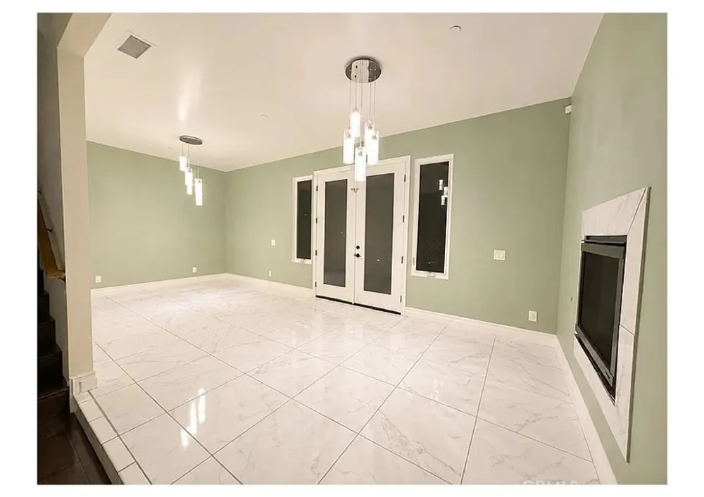 19462 Harding Huntington Beach, CA 92646