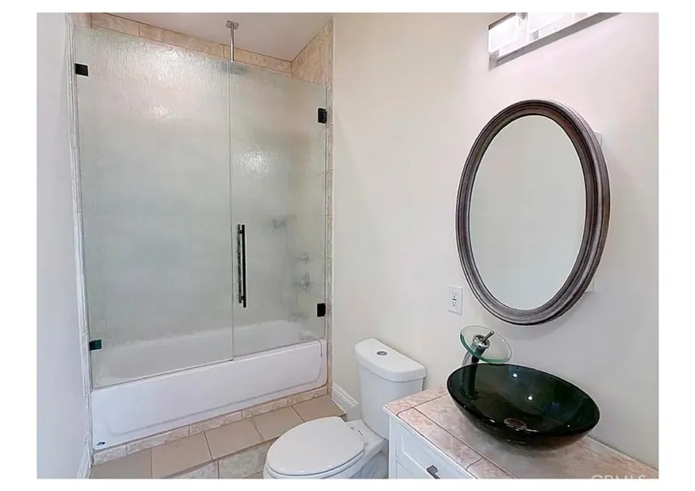 19462 Harding Huntington Beach, CA 92646