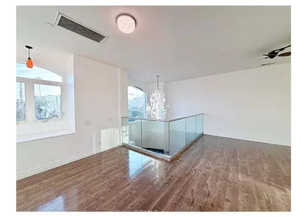 19462 Harding Huntington Beach, CA 92646