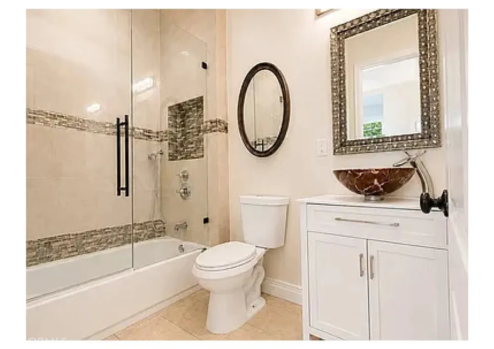 19462 Harding Huntington Beach, CA 92646