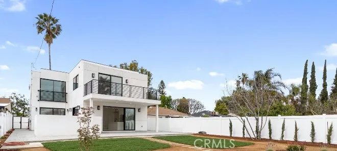 6830 Lubao Avenue Winnetka, CA 91306