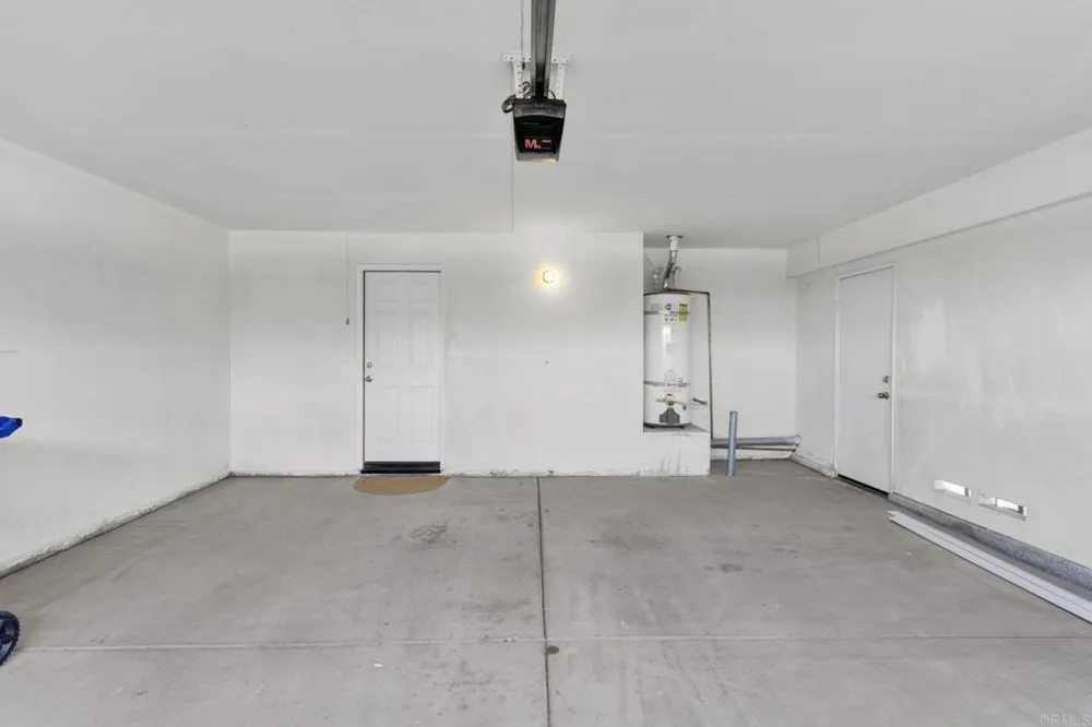 13523 Merry Oaks Victorville, CA 92392
