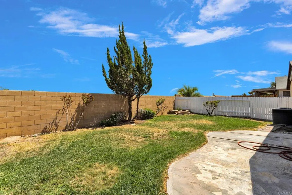 13523 Merry Oaks Victorville, CA 92392