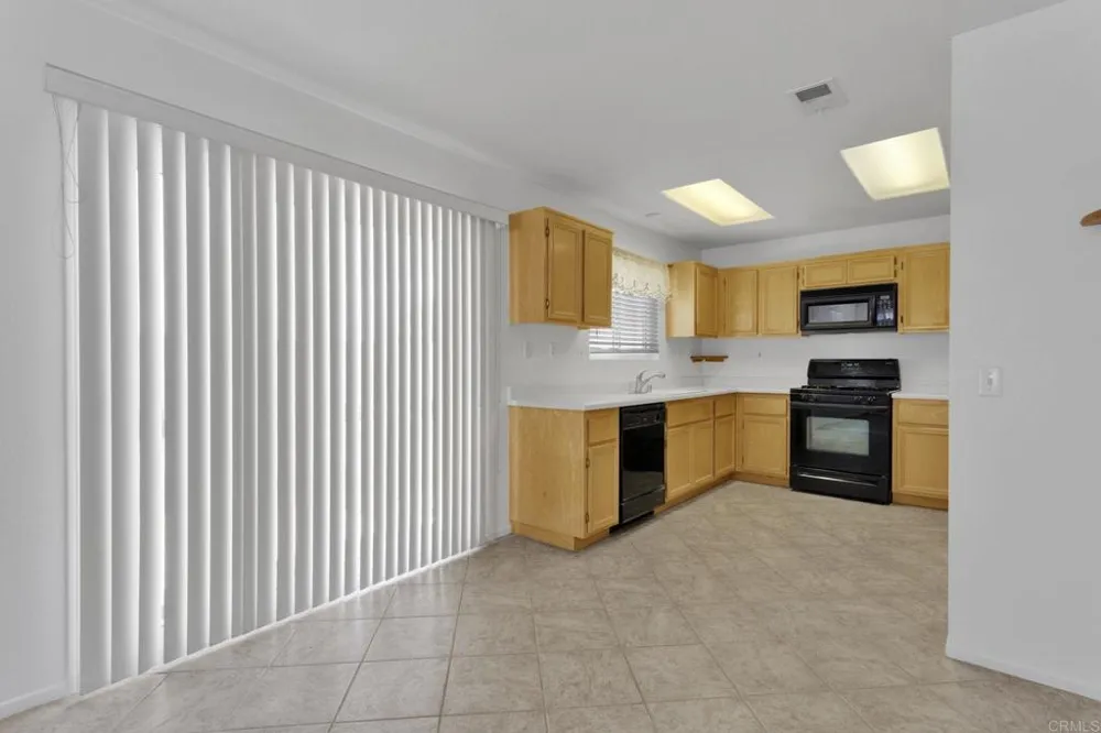 13523 Merry Oaks Victorville, CA 92392