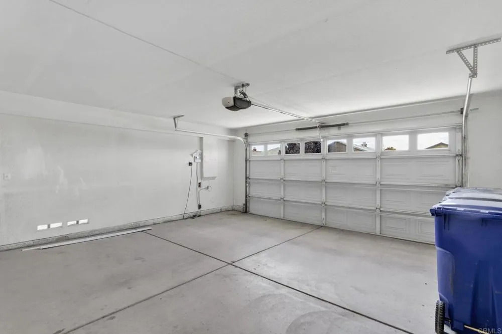 13523 Merry Oaks Victorville, CA 92392