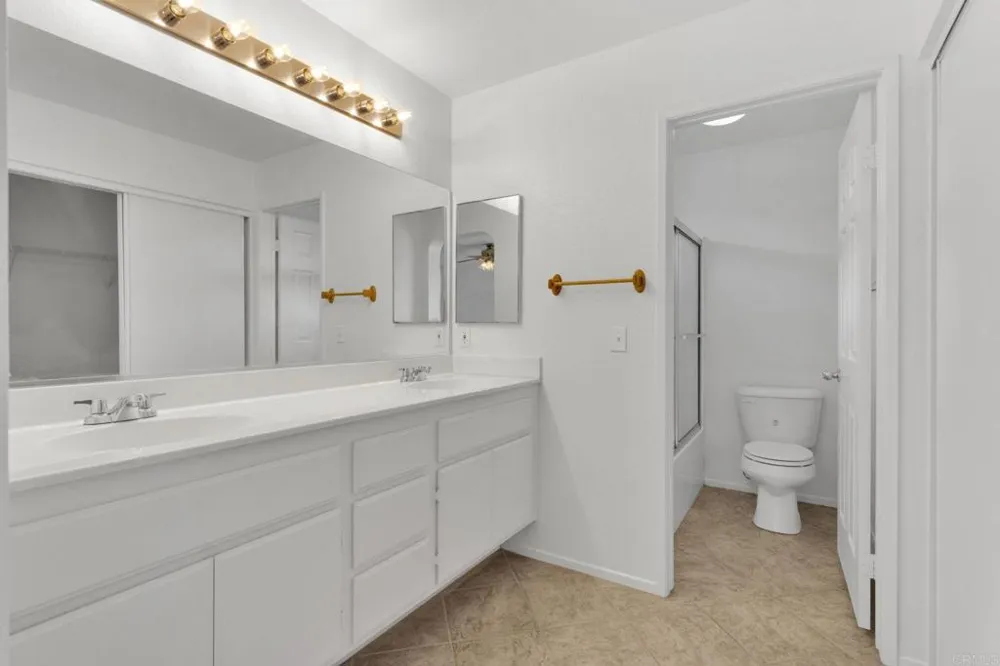 13523 Merry Oaks Victorville, CA 92392