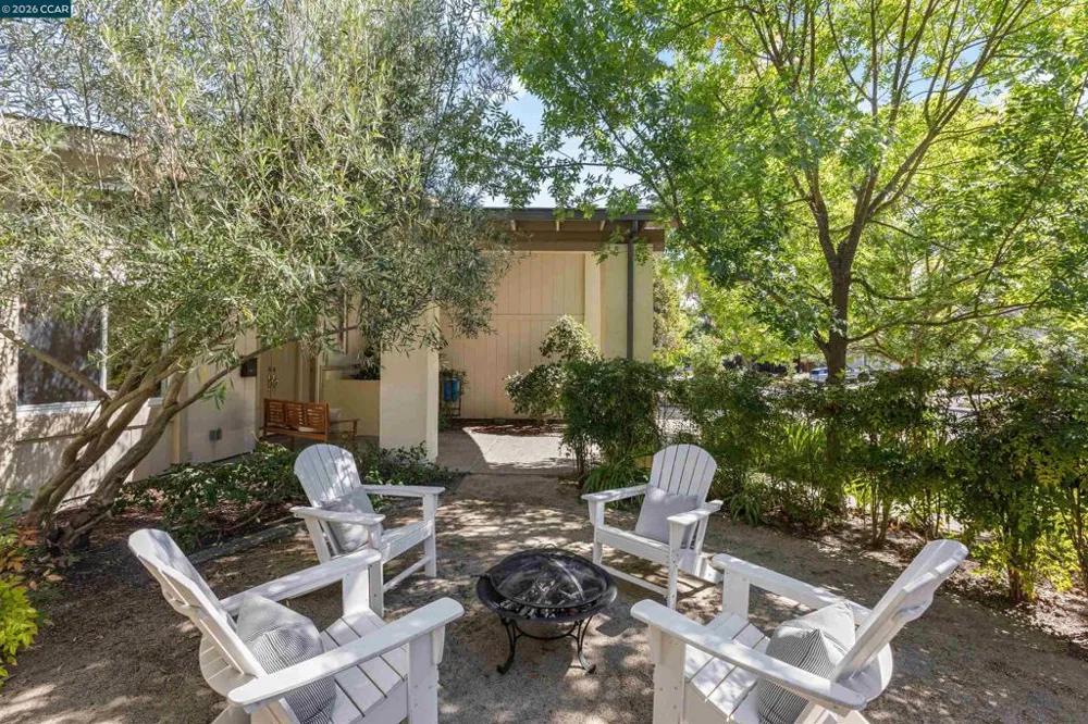 7 Leeds Ct Danville, CA 94526