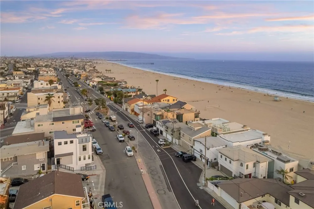 2654 The Strand Hermosa Beach, CA 90254