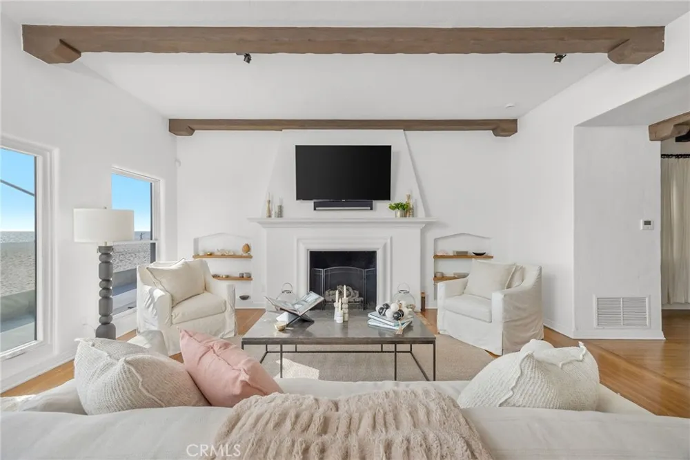 2654 The Strand Hermosa Beach, CA 90254