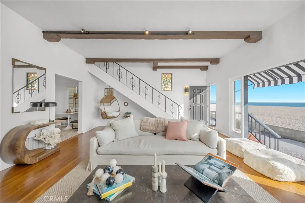 2654 The Strand Hermosa Beach, CA 90254