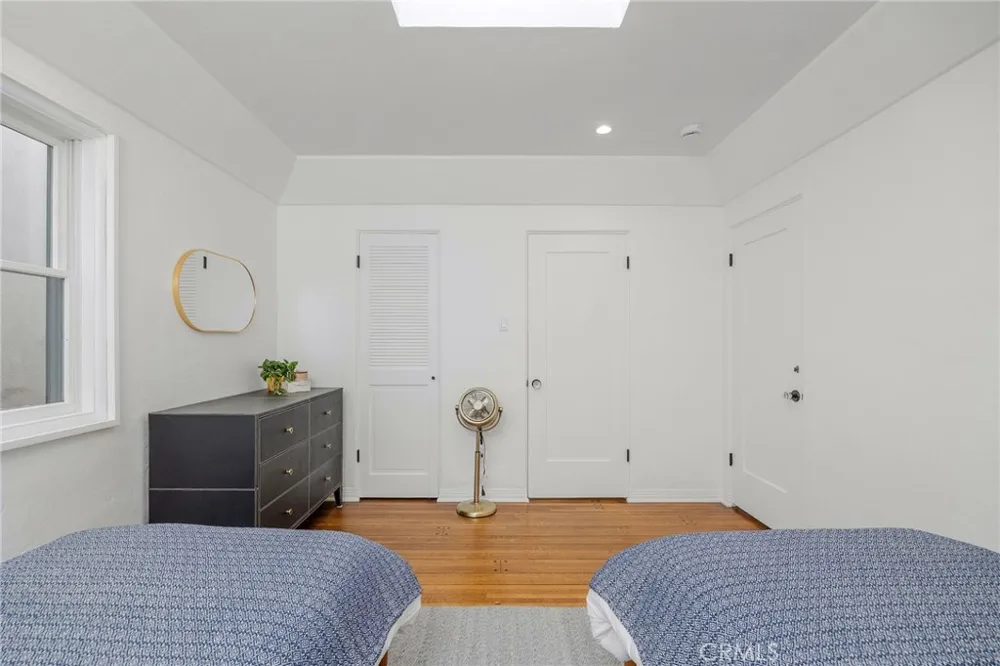 2654 The Strand Hermosa Beach, CA 90254