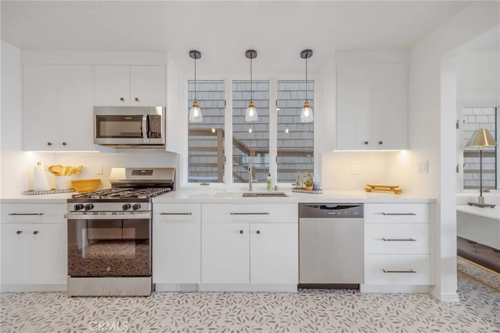 2654 The Strand Hermosa Beach, CA 90254