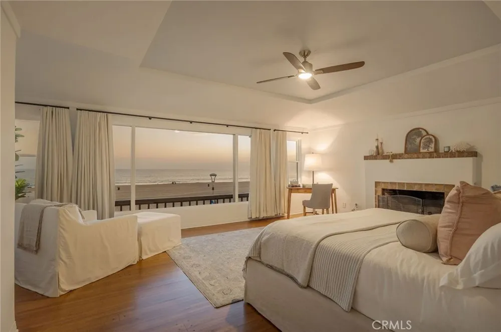2654 The Strand Hermosa Beach, CA 90254
