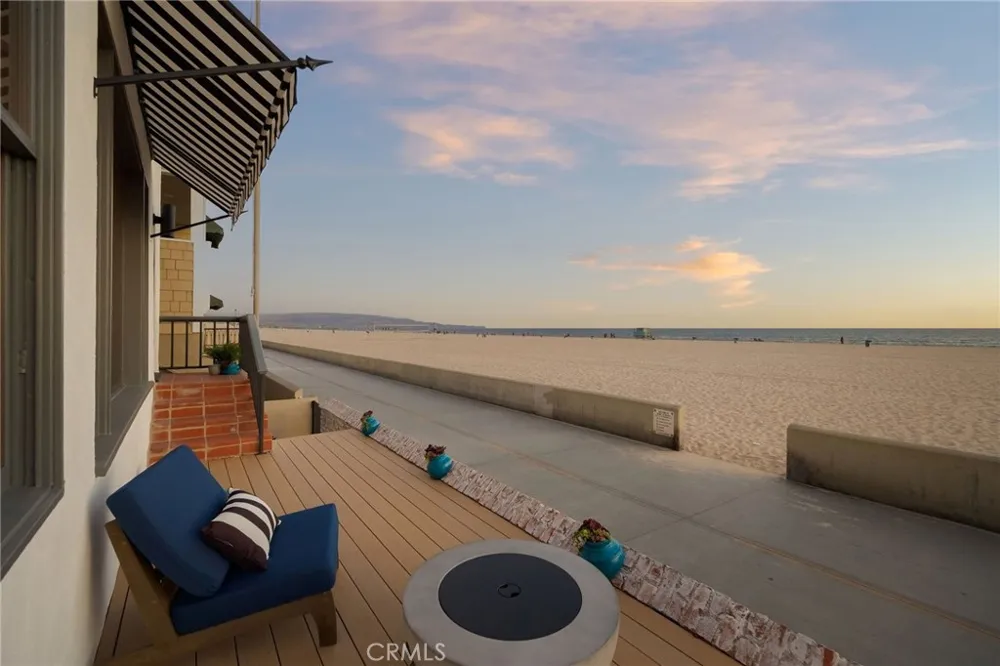2654 The Strand Hermosa Beach, CA 90254