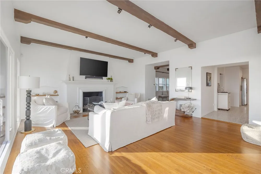 2654 The Strand Hermosa Beach, CA 90254