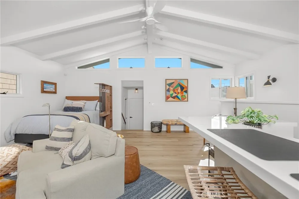 2654 The Strand Hermosa Beach, CA 90254