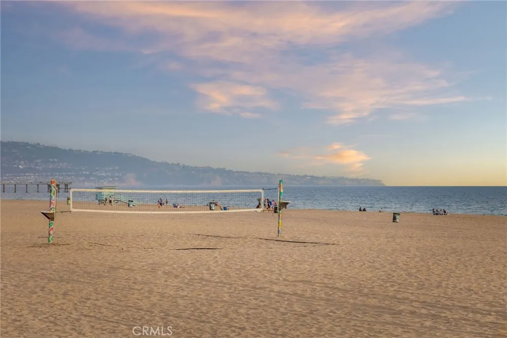 2654 The Strand Hermosa Beach, CA 90254