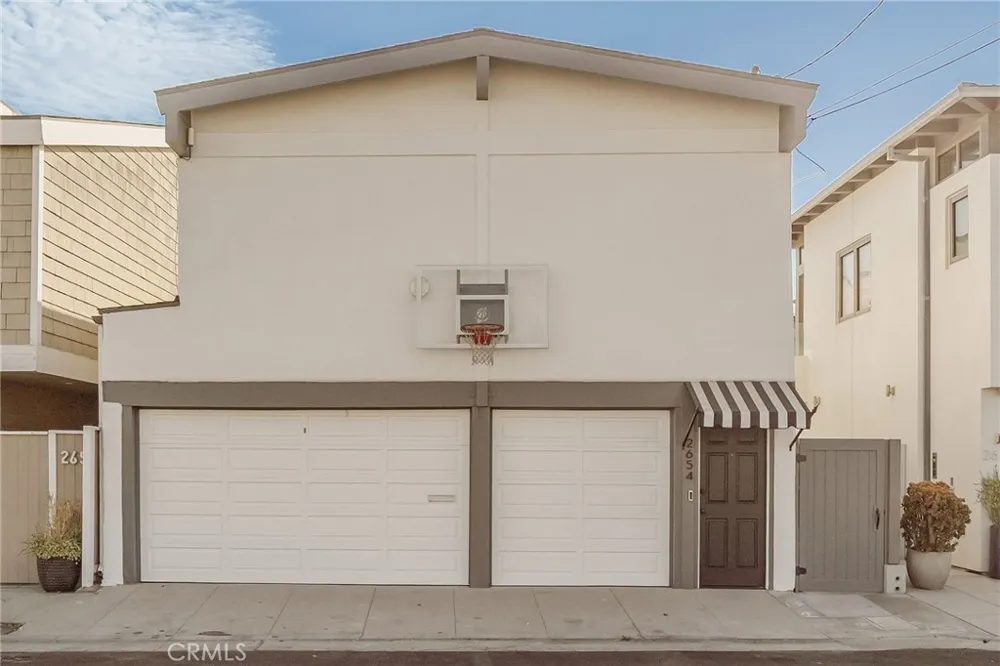 2654 The Strand Hermosa Beach, CA 90254