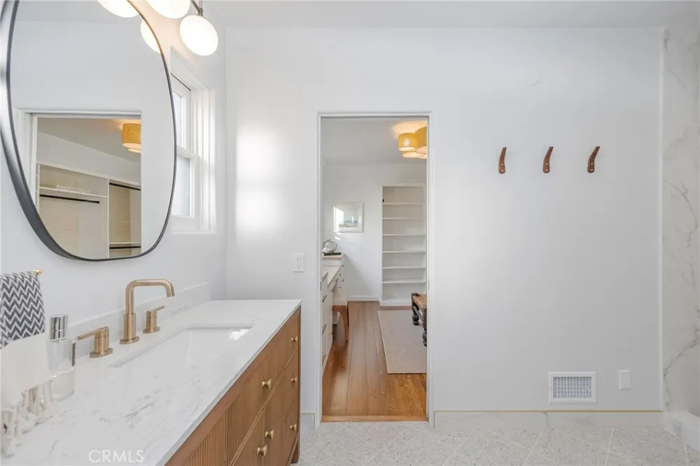2654 The Strand Hermosa Beach, CA 90254