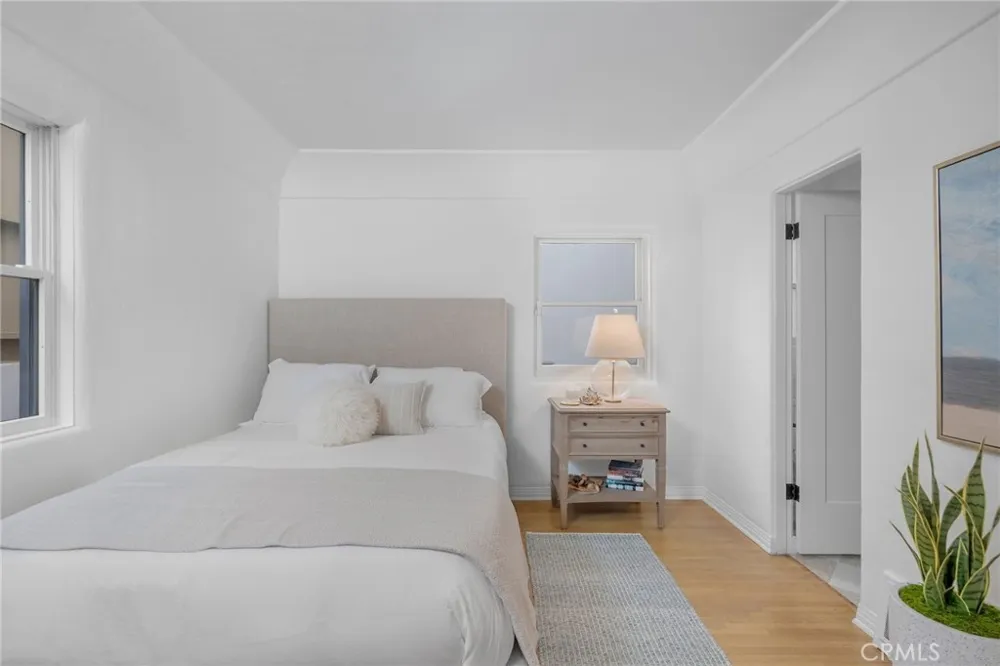 2654 The Strand Hermosa Beach, CA 90254