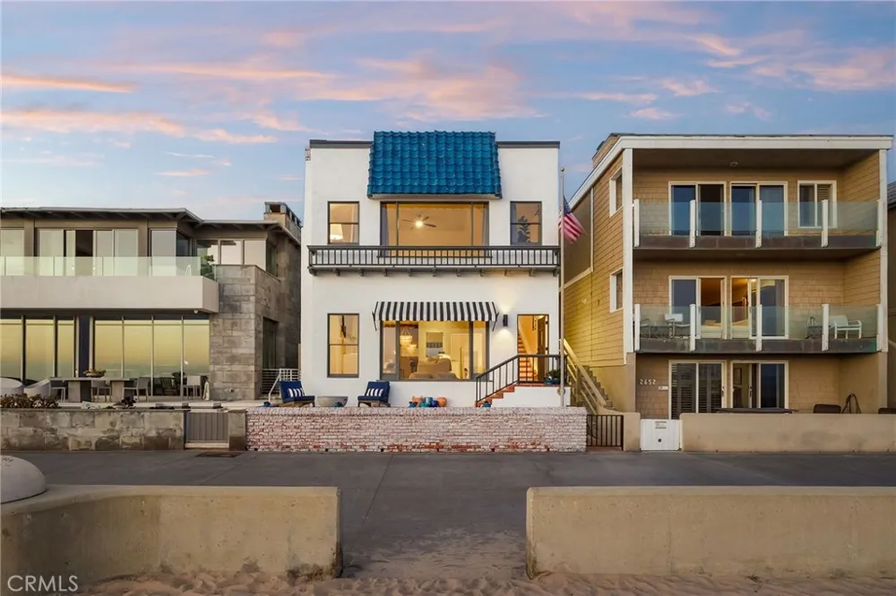 2654 The Strand Hermosa Beach, CA 90254