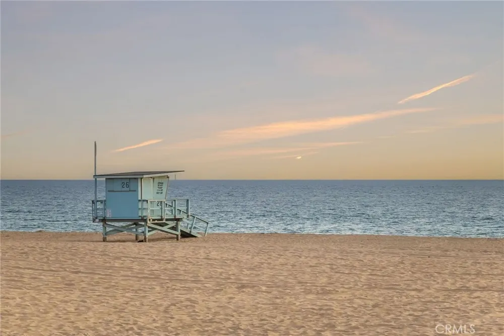 2654 The Strand Hermosa Beach, CA 90254